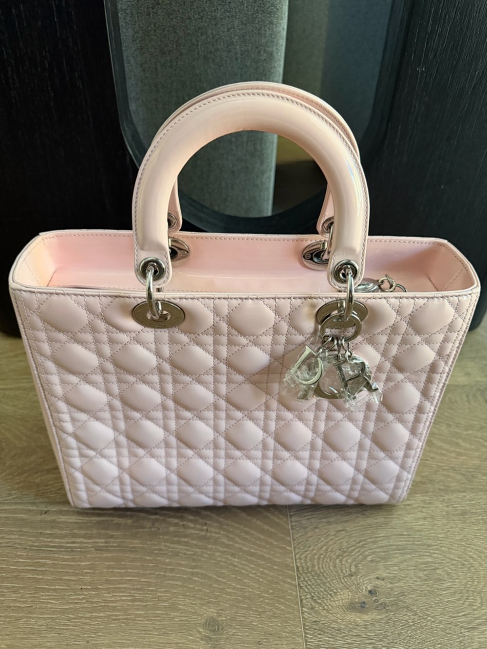 Dior Elegant Light Pink Patent Quilted Top-Handle Women’s Bag lady Dior - Picture 2 of 5